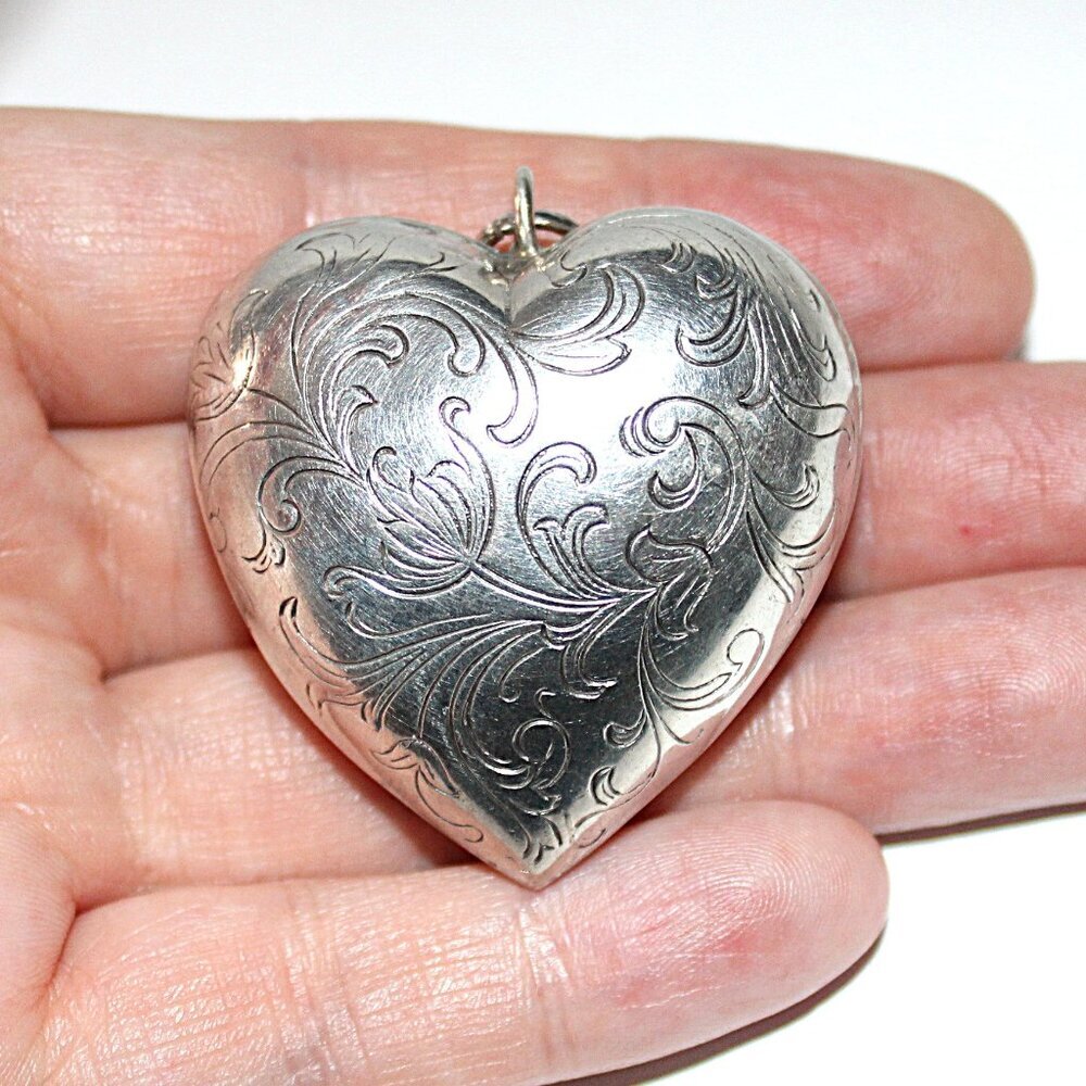 Vintage Sterling Silver Puffed Heart Floral Etched Pendant 12 Grams RM Trush - Picture 5 of 5